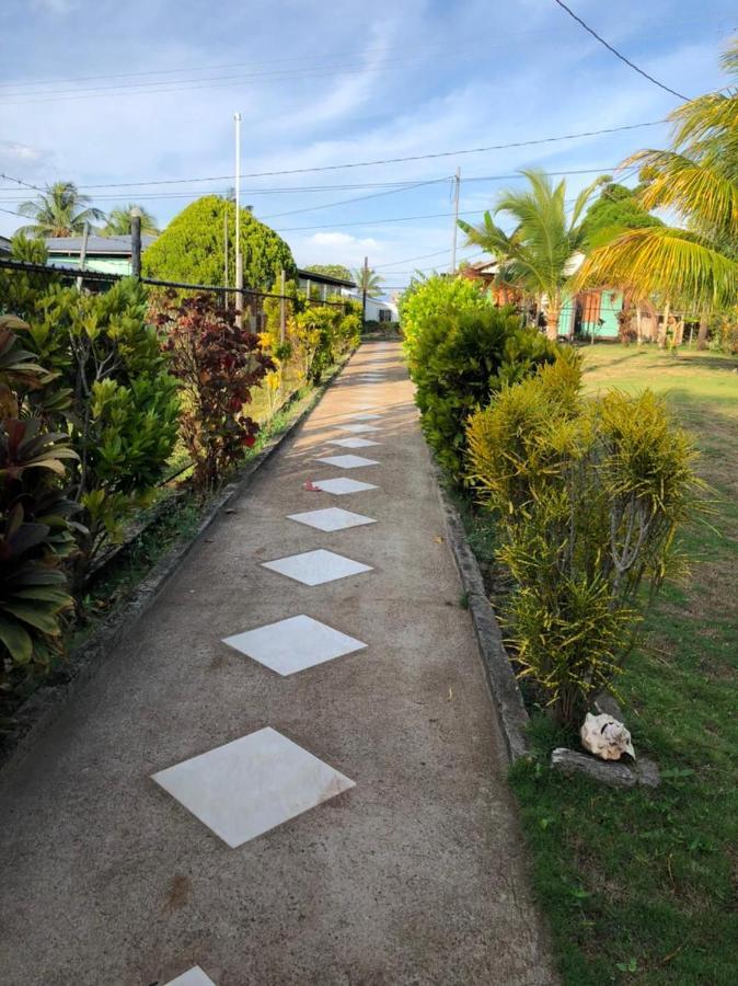 Sunshine Hotel Little Corn Island