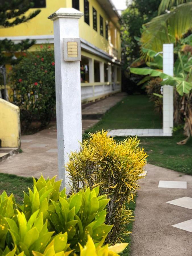 Sunshine Hotel *