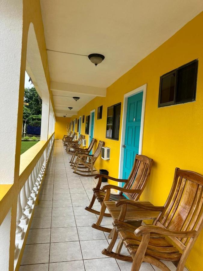 Sunshine Hotel Little Corn Island