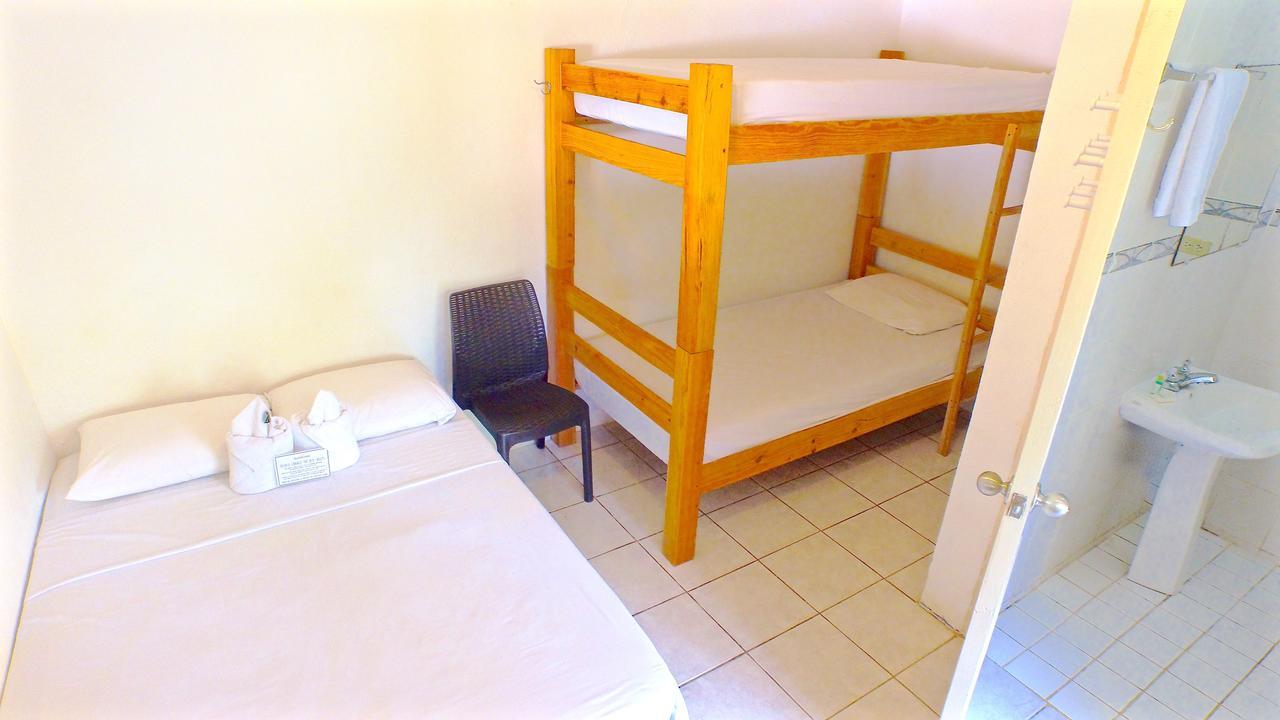 Sunshine Hotel *